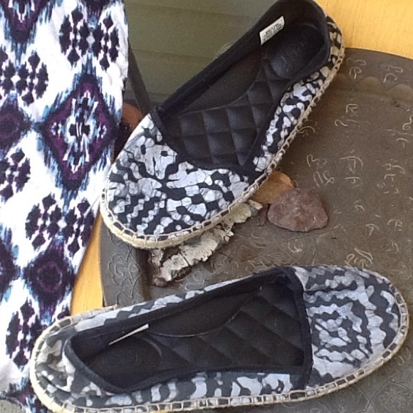 New Reef summer batik espadrilles flats with support - Picture 2 of 6